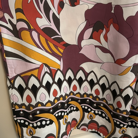 Adorable flat front wide leg pant. Beach vacation perfect! - Picture 2 of 5